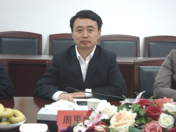 周更生副校长介绍我校办学