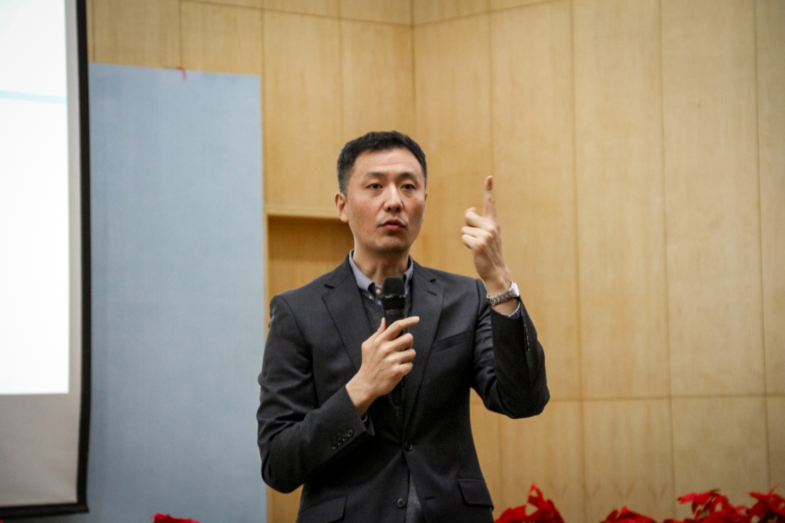 曹晖先生在作报告